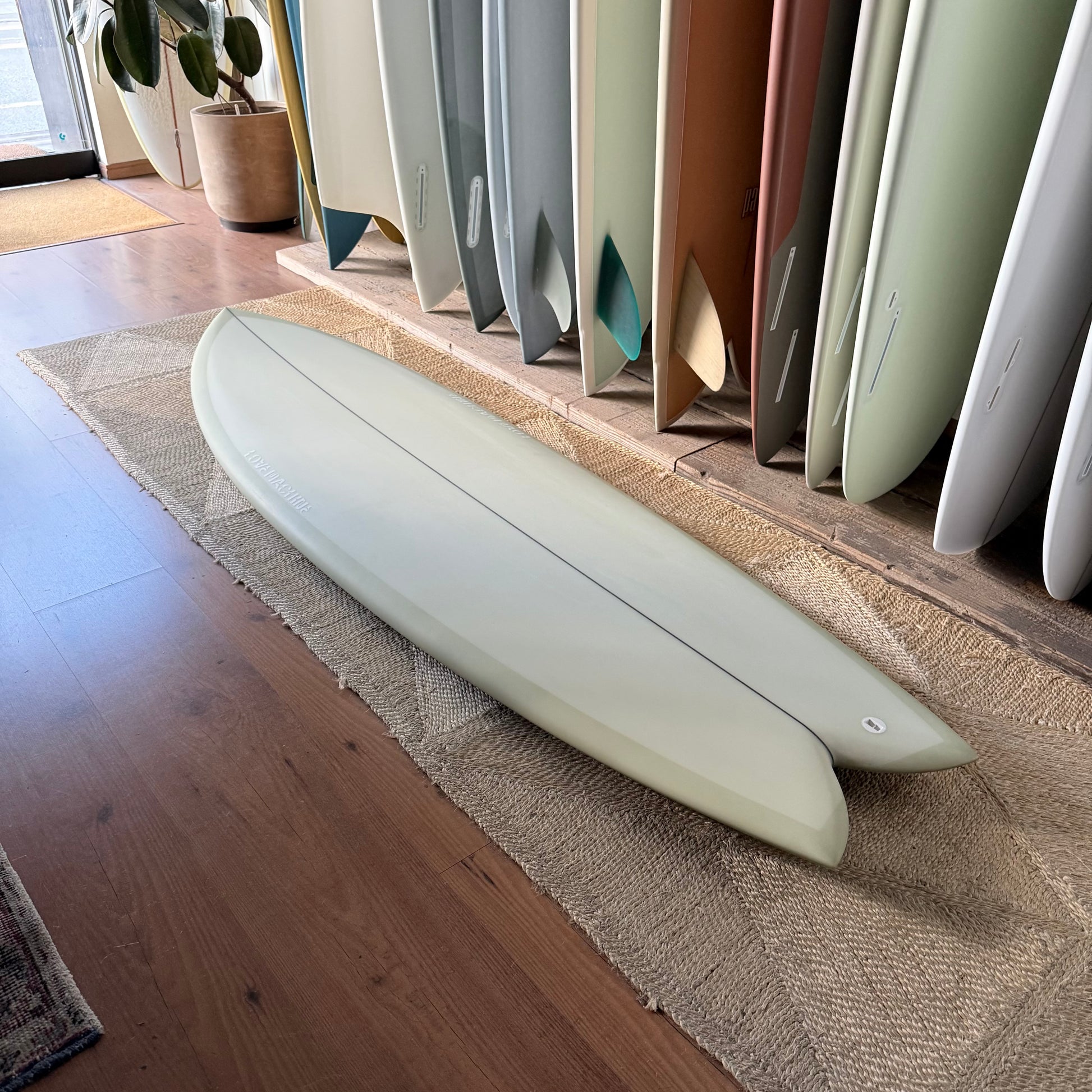 LOVEMACHINE SURFBOARDS 5’9” Wills Fish