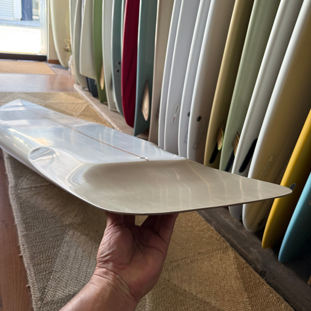 7’10” Mackie Designs Side cut round square flex tail