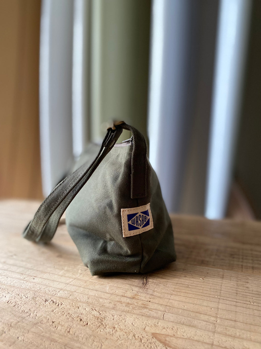 Wasabi Stand Shoulder Pouch
