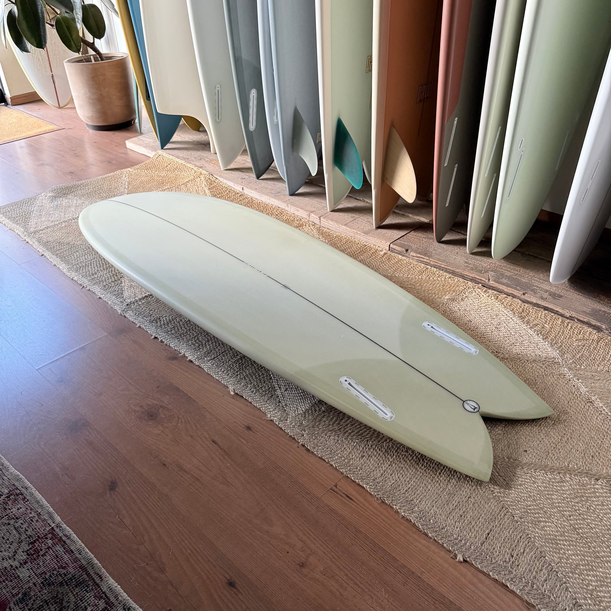 LOVEMACHINE SURFBOARDS 5’9” Wills Fish