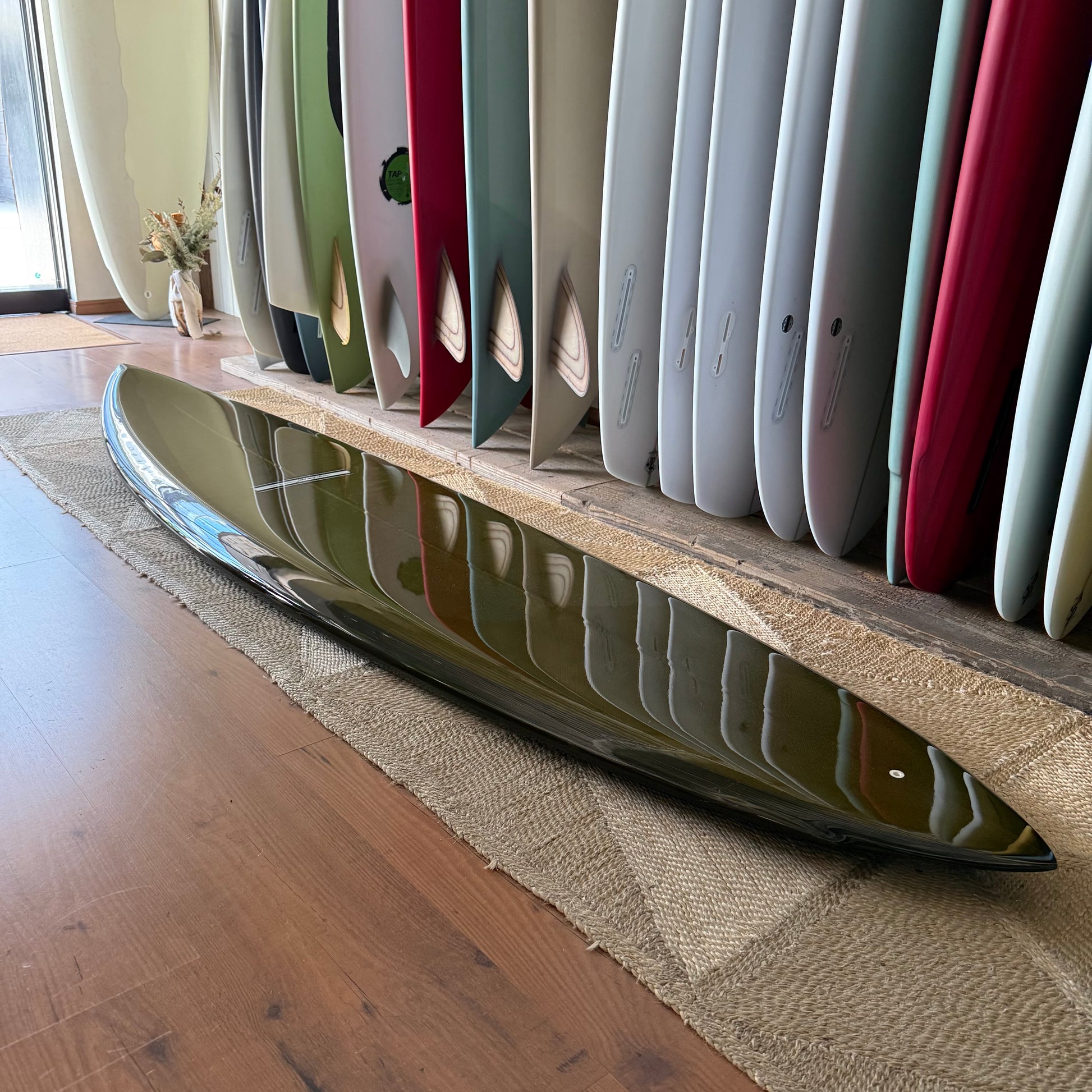 7'2" YU surfboards Modern single model