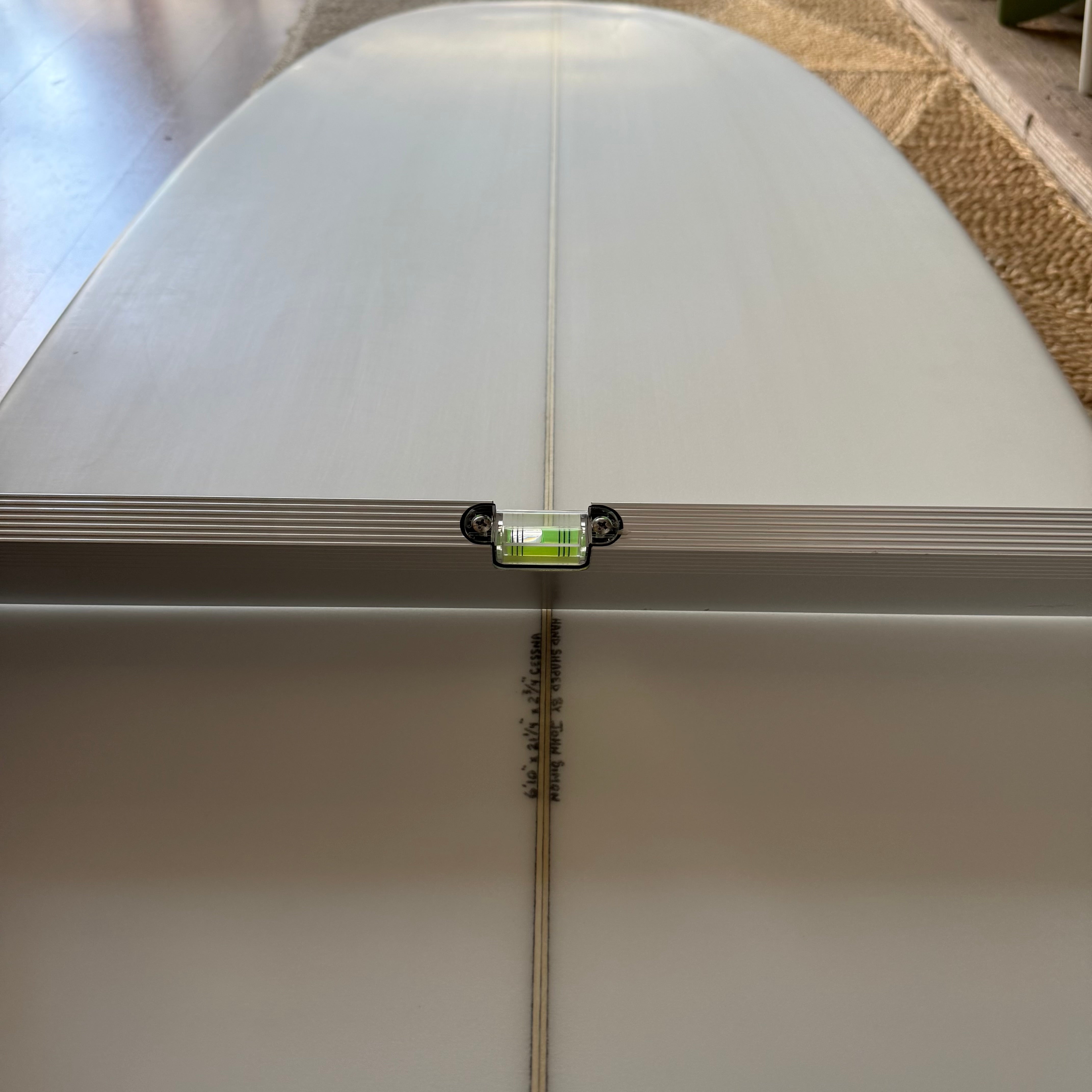 D*i様 6’10”SIMON SHAPES Cessnaチャンネルツインフィン 6'10” SIMON SHAPES Cessna – RIDE SURF+SPORT