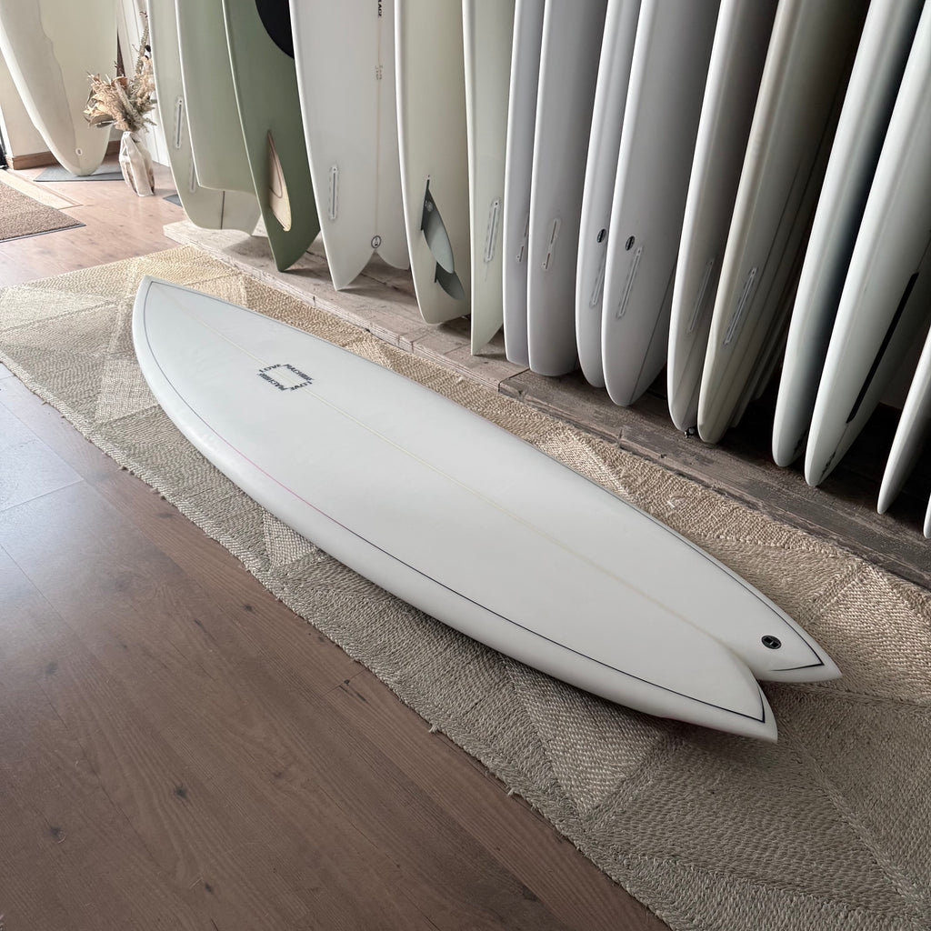 LOVEMACHINE SURFBOARDS 6'2" Pedestrian Ship
