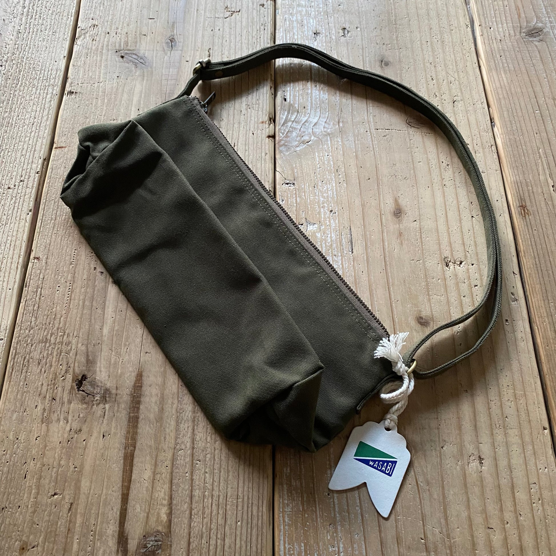 Wasabi Stand Shoulder Pouch