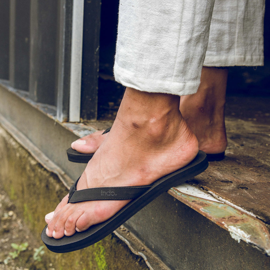 indosole Men’s ESSNTLS Flip Flops