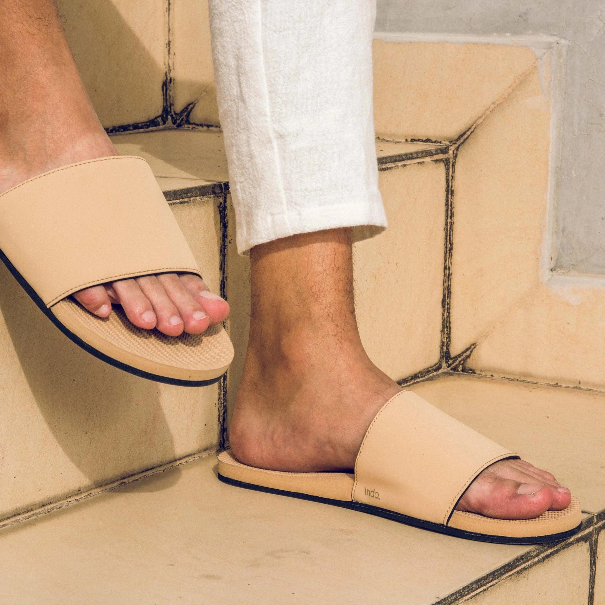 indosole Men's ESSNTLS Slides