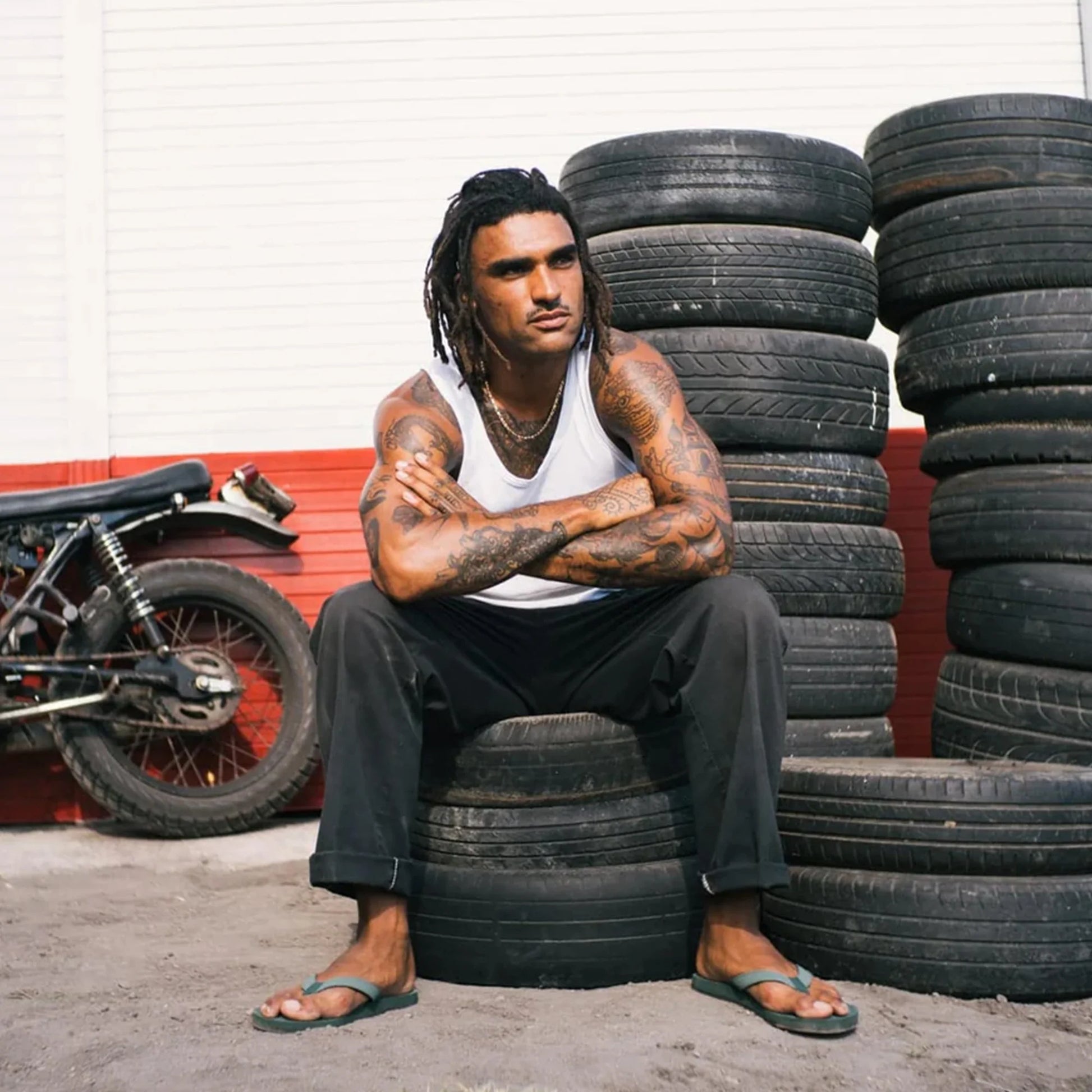 indosole Men’s ESSNTLS Flip Flops