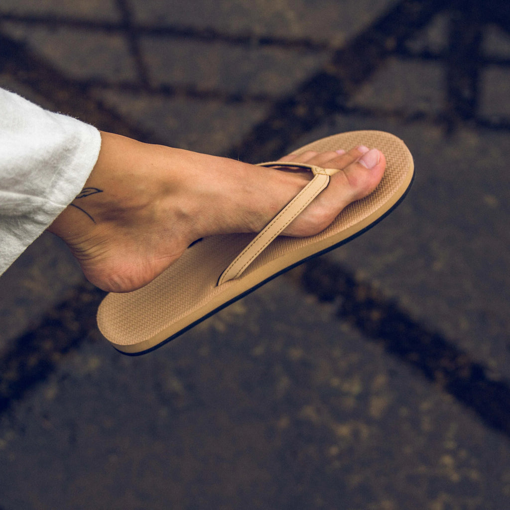 indosole Women’s ESSNTLS Flip Flops